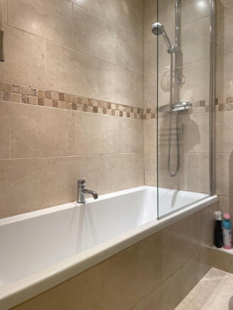 2 bed House to rent Image 11
