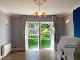 Flat B, 119, Victoria Way, Charlton SE7 7NX