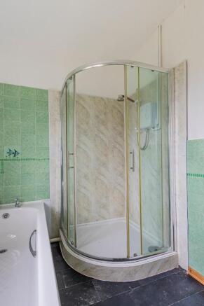 Llanrumney Avenue 31-6.jpg