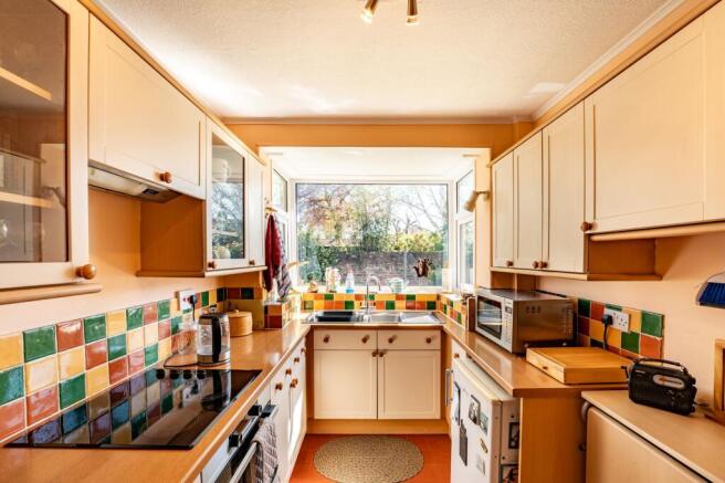 4 bed Semi-Detached for sale Image 5
