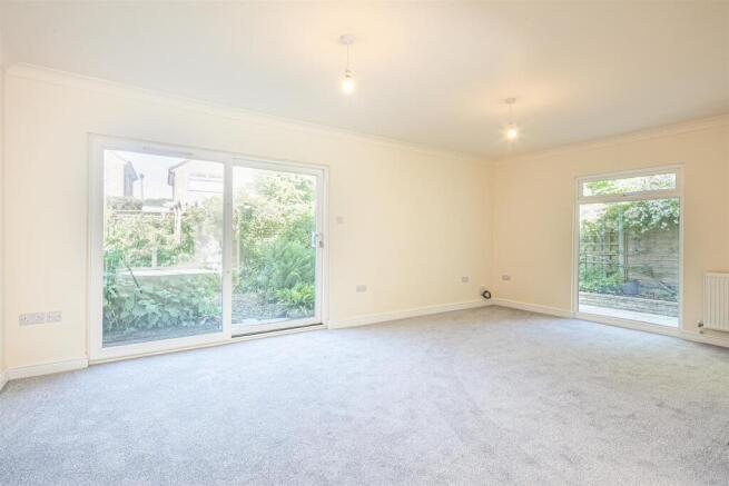 4 bed Detached for sale Image 5