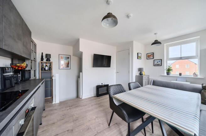 2 bed House for sale Image 6