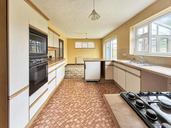 Holly Hill Lane, Sarisbury Green, Southampton photo 4