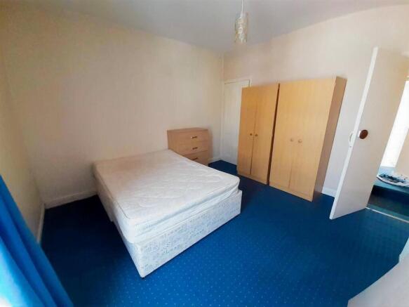 2 bed Terraced to rent Image 12