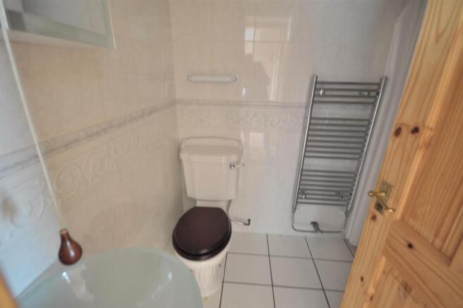 SHOWER ROOM