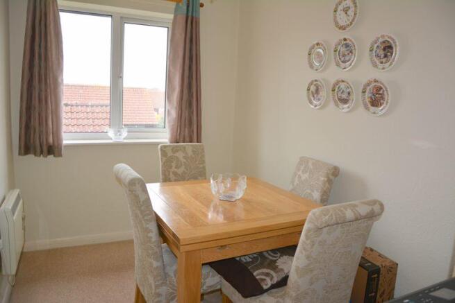 Dining room/be...
