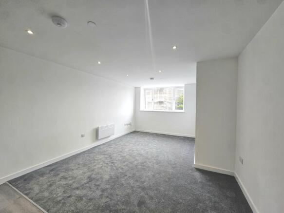 2 bed Apartment to rent Image 7