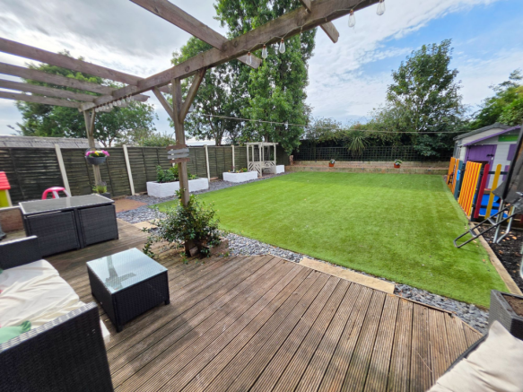 4 bed Detached for sale Image 5
