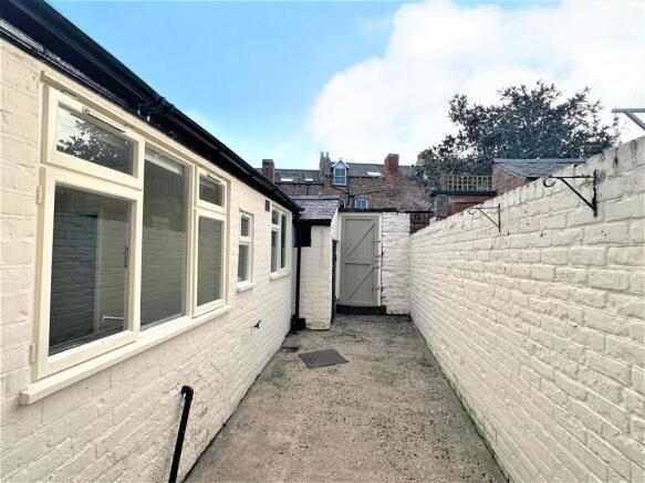 2 bed Town House for sale Image 9