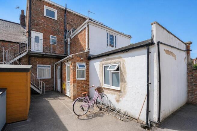 8 bed Flat for sale Image 5