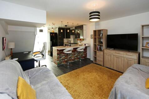 83 Hough Way, Shifnal. TF11 9PF