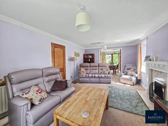 4 bed Detached for sale Image 9