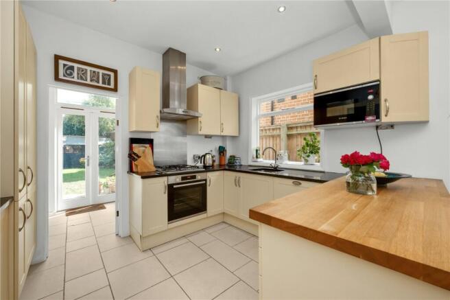 Kitchen/B'fast Room