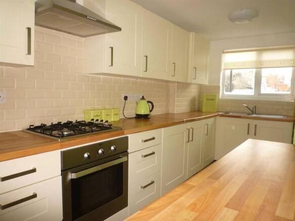MODERN KITCHEN