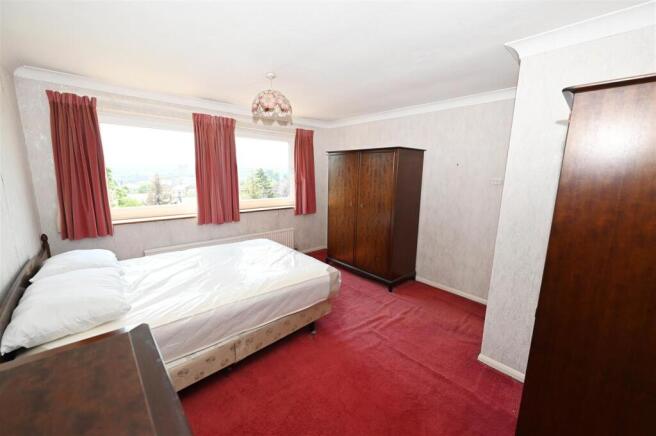 4 bed Detached for sale Image 12