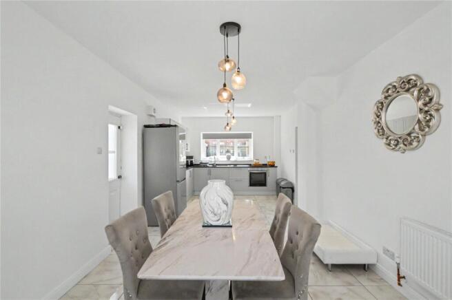 5 bed Semi-Detached for sale Image 10