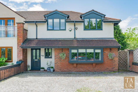 New Lane, Aughton, L39