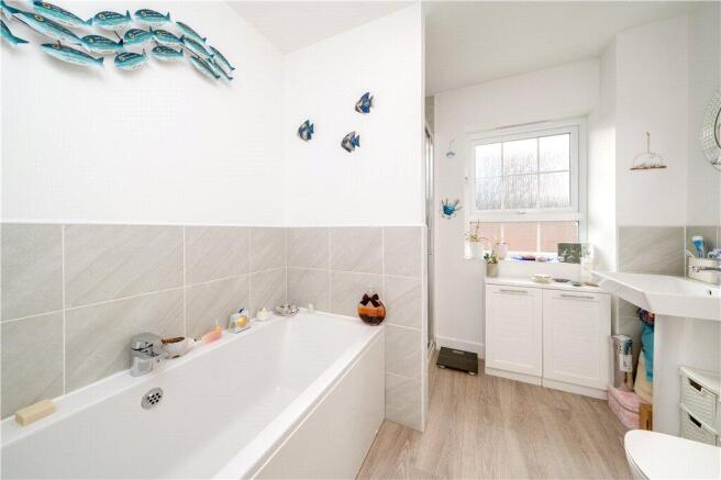 4 bed Detached for sale Image 11