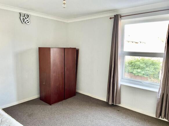 1 bed Terraced to rent Image 5