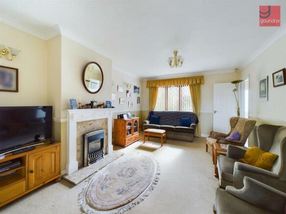 CAM01922G0-PR0038-STILL007.jpg