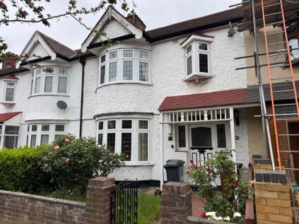 Lyndhurst Gardens, Barking