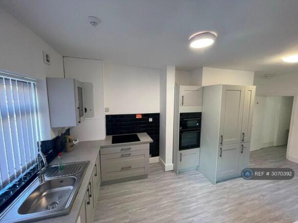 Kitchen Photo 1
