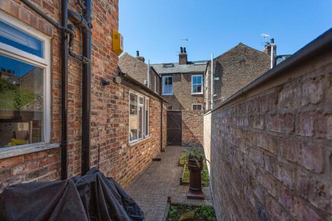 2 bed Terraced for sale Image 9