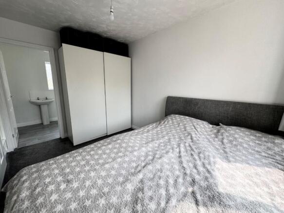 bed 1.jpg