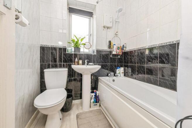 3 bed Semi-Detached for sale Image 12