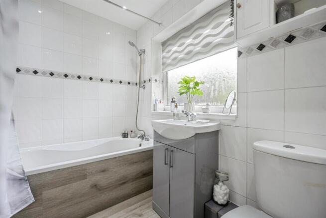 3 bed Semi-Detached for sale Image 9