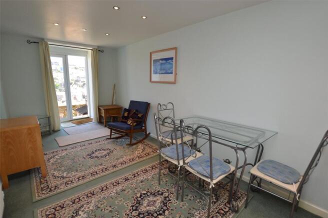 Loung/Dining Area