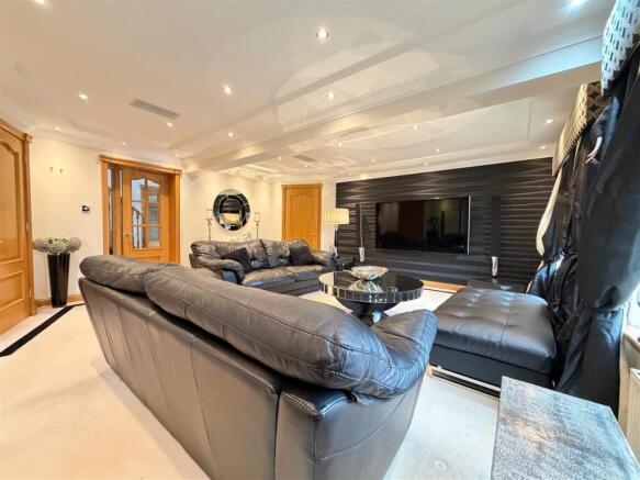 Formal Lounge