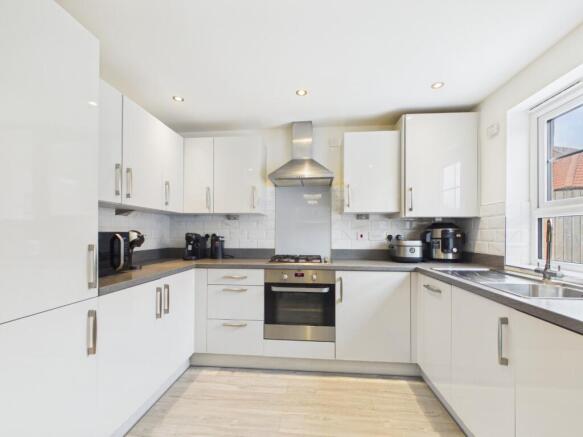 3 bed Semi-Detached for sale Image 10