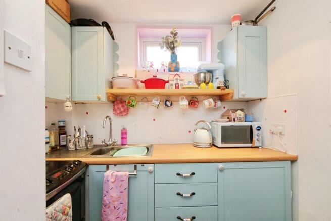 1 bed Terraced for sale Image 5