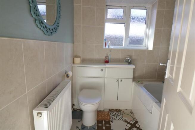 BATHROOM.JPG