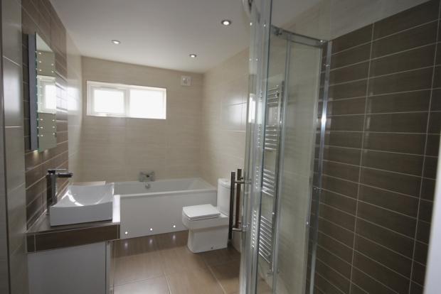 Spacious 4 piece Bathroom