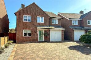 8, Steele Crescent, Wick, Littlehampton BN17 6GN