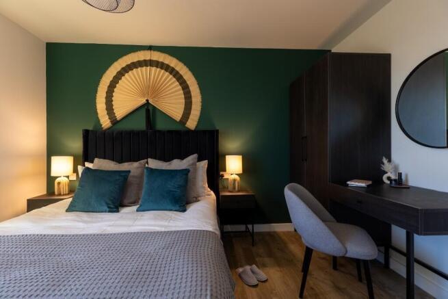 3 bed Flat to rent Image 12