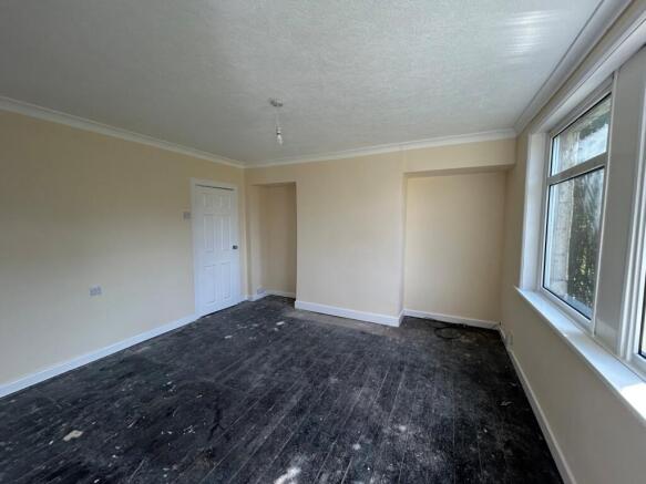 3 bed Semi-Detached to rent Image 5