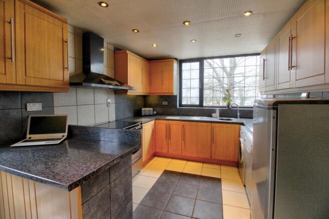 Kitchen photo two
