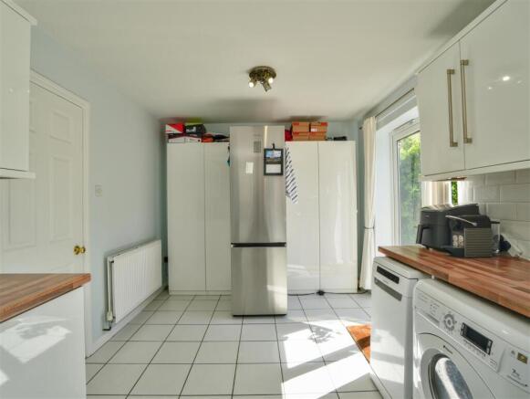 3 bed Terraced for sale Image 4