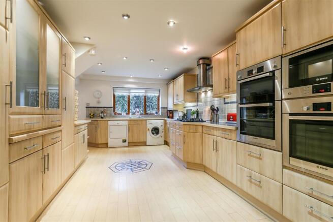 8319339-interior27.jpg