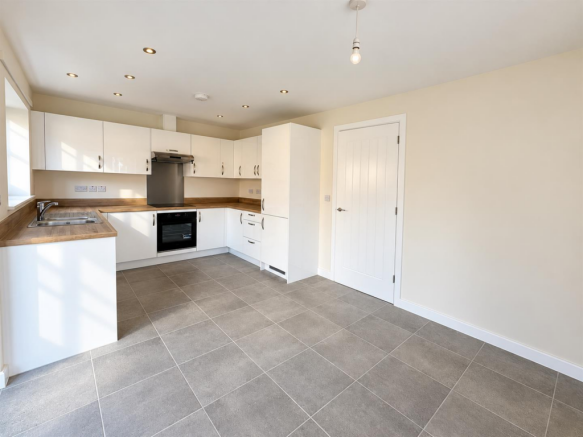 Kitchen/ Dining Room