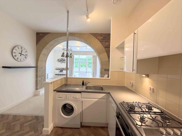 2 bed Apartment for sale Image 9