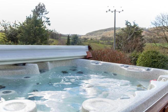 HOT TUB-9097.jpg