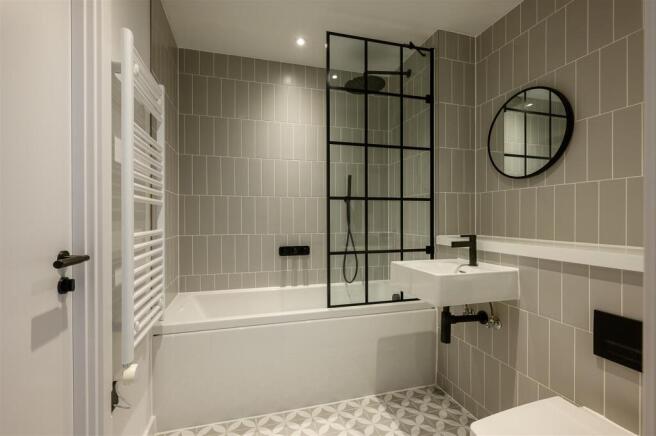 2 bed Apartment for sale Image 7