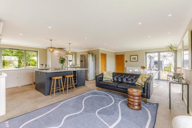 Kitchen/Dining Area