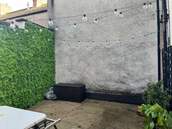 Rear garden photo 2