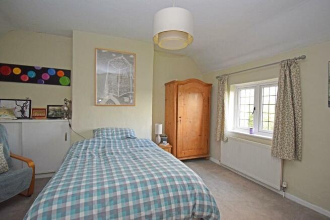 Meadow Cottage, bed 2b.jpg