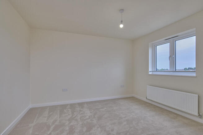 4 bed House for sale Image 9